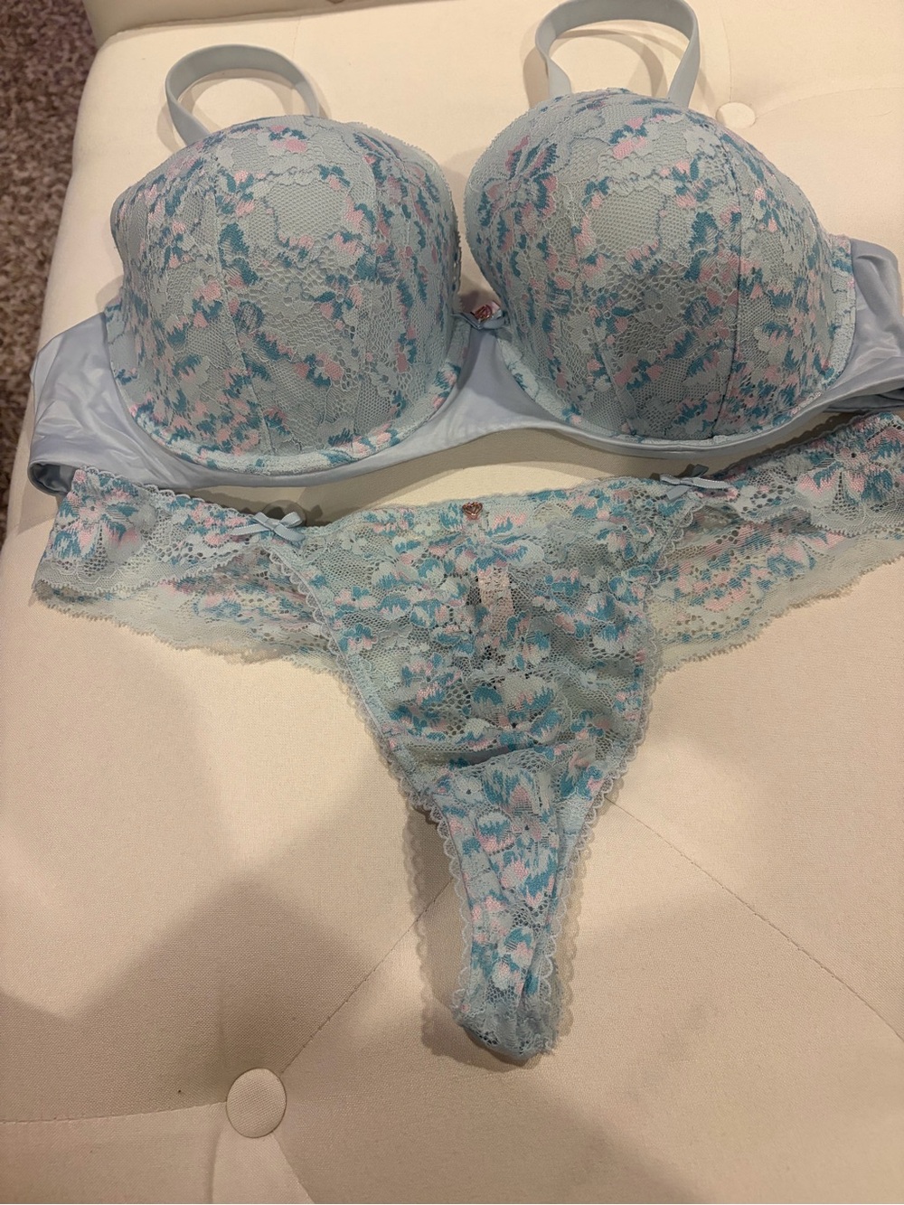 Victoria's Secret Light Blue Floral Lace Push-Up Bra (42D) & Thong (XL) Set